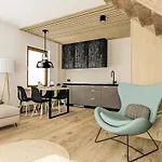 Apartament 2 Bedroom Cozy In Jezierzany